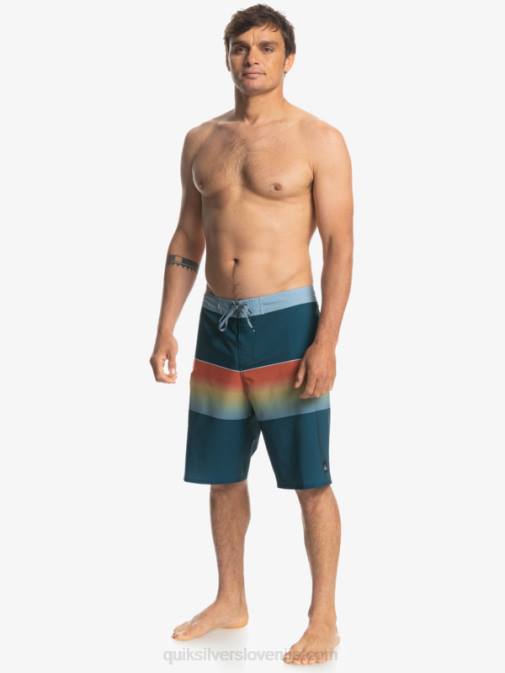 Quiksilver PJ4H1411 moški majolika modra surfsilk slab 21 kratke hlače za desko